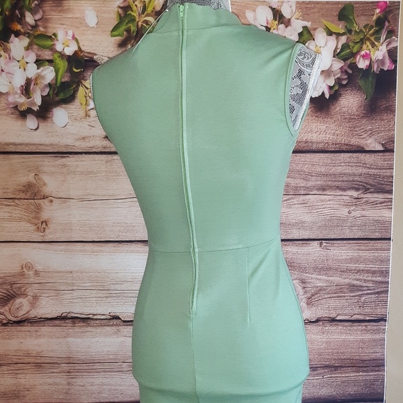 Sleeveless Solid Knit Body Con Dresses - Picture 7 of 8